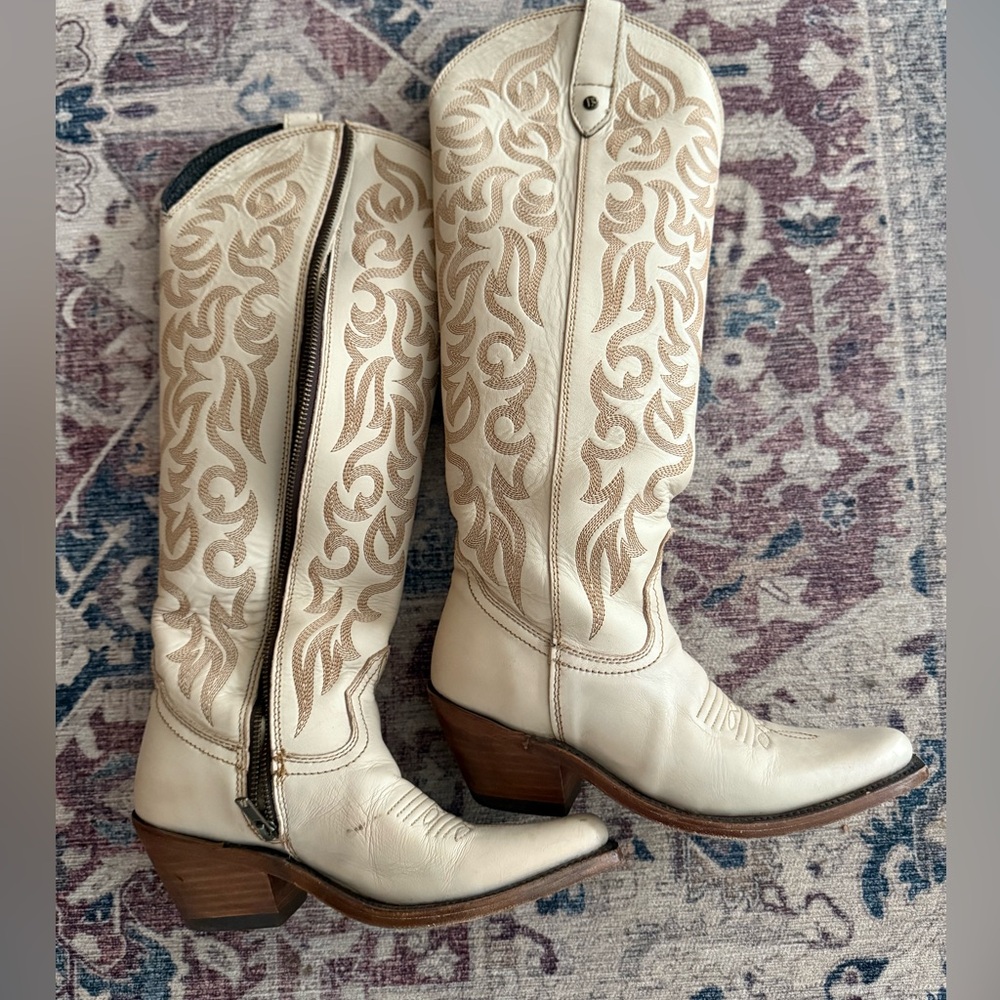 Liberty Black zip up boots. Great condition. Comes with the box and bag